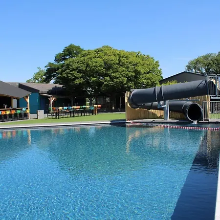 Wood 4 Persons Resort Lathum